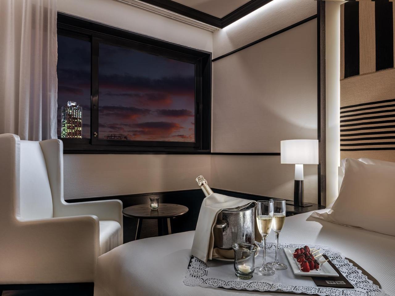 H10 Marina Barcelona Hotel Bagian luar foto